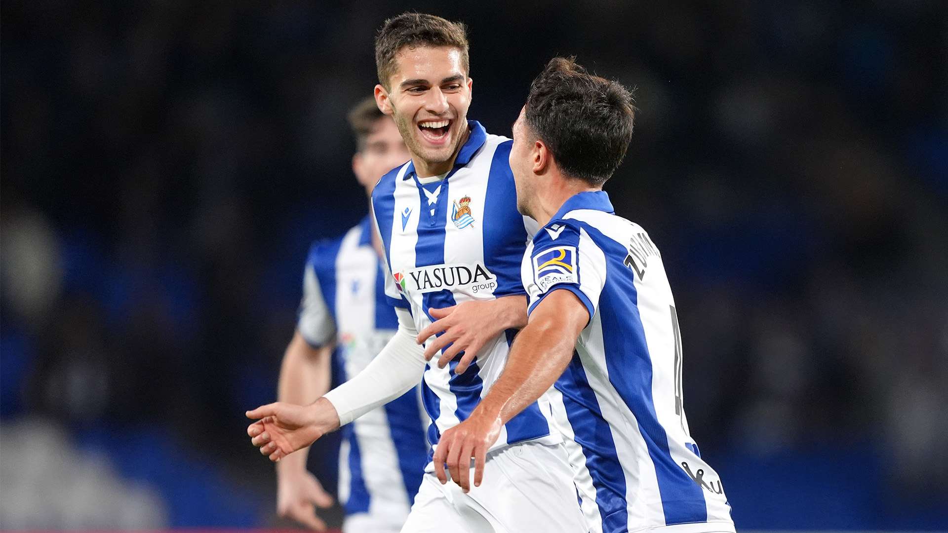 以此展现他 以此展现他